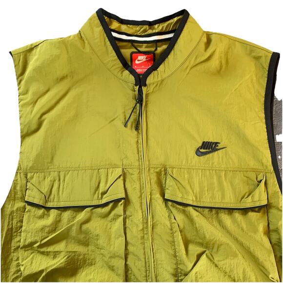 NWT Nike Vest Men’s Size Large Olive Green Tech Woven Utility Nylon Full Zip - Picture 4 of 14